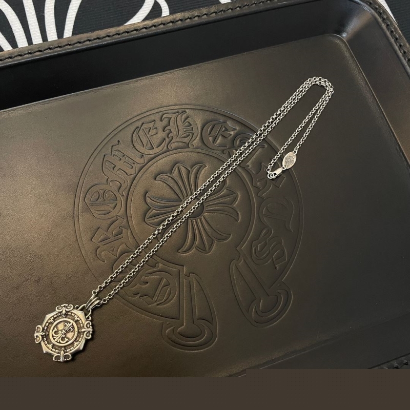 Ch**me He**ts necklaces